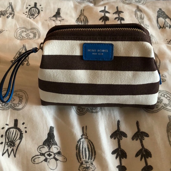 henri bendel Handbags - Henri Bendel cosmetic case